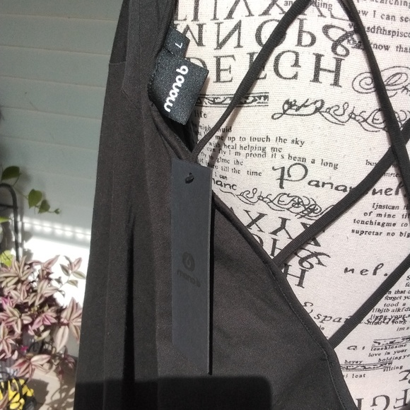Women's NWT Mono b Black jersey long sleeve top with sexy strappy back Sz Large - Picture 4 of 6
